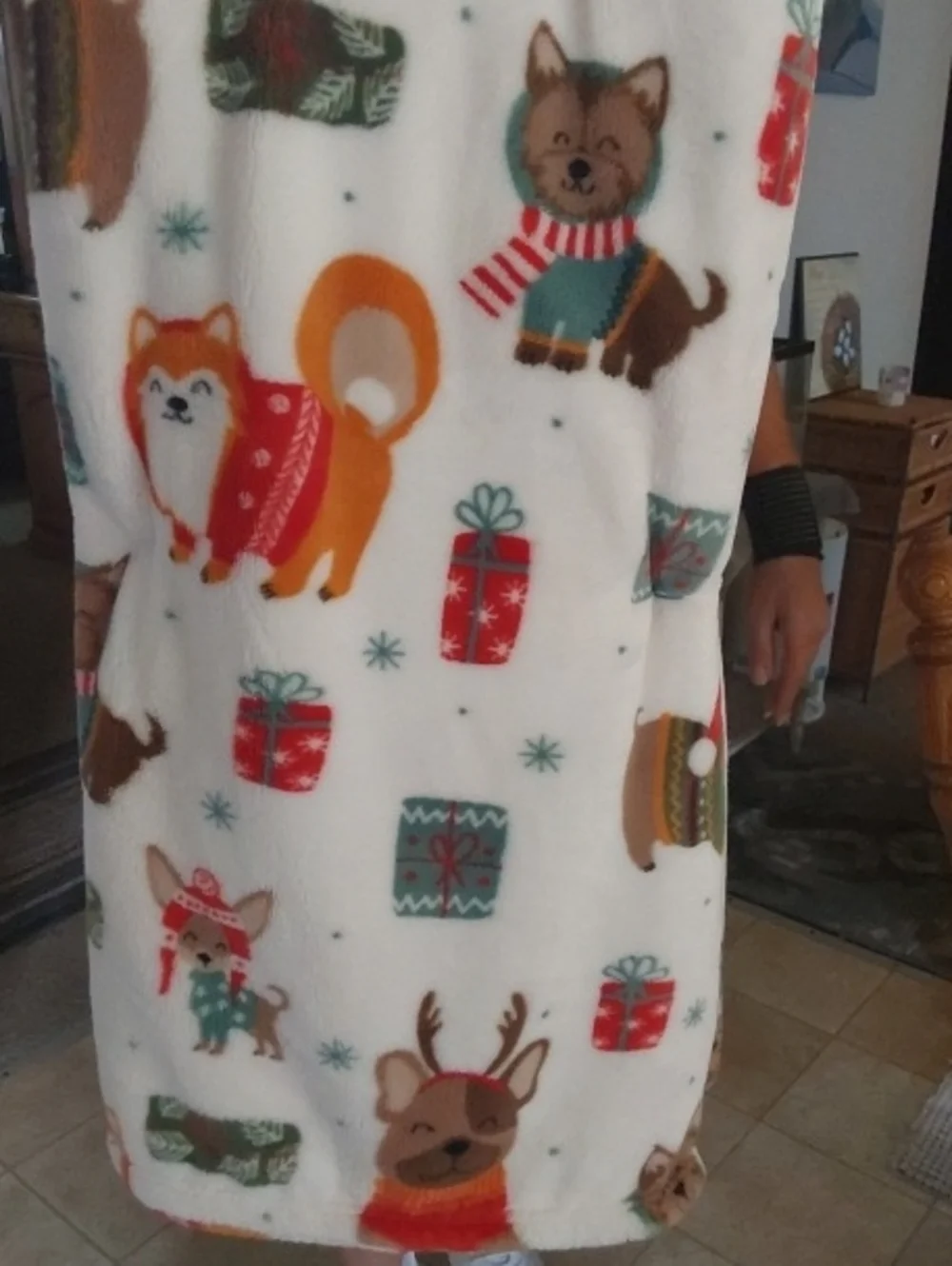 Candy Cane Lane Extra warm and cozy plush throw 60×70in.